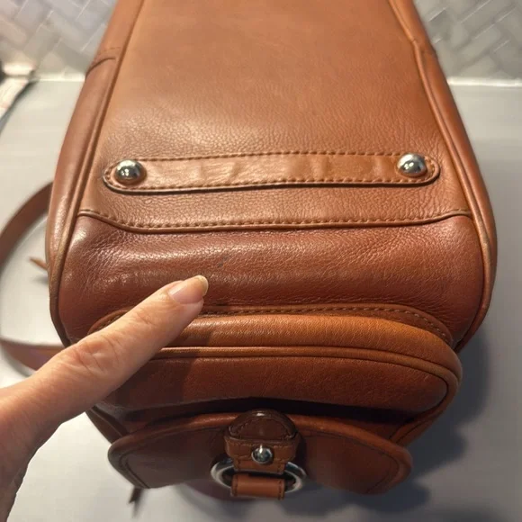 Vintage Banana Republic Leather satchel purse - Picture 9 of 14